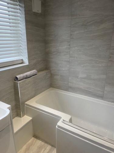 bathroom installers, bathroom fitters, bathroom specialists