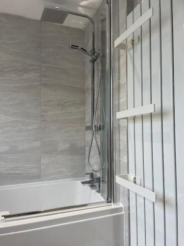 bathroom installers, bathroom fitters, bathroom specialists broxbourne