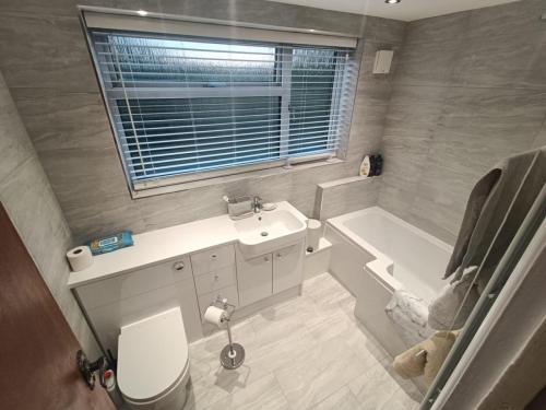 bathroom installers, bathroom fitters, bathroom specialists