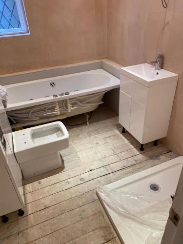 First2Install Bathroom Fitter