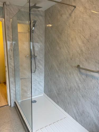 bath replaced with walk in shower